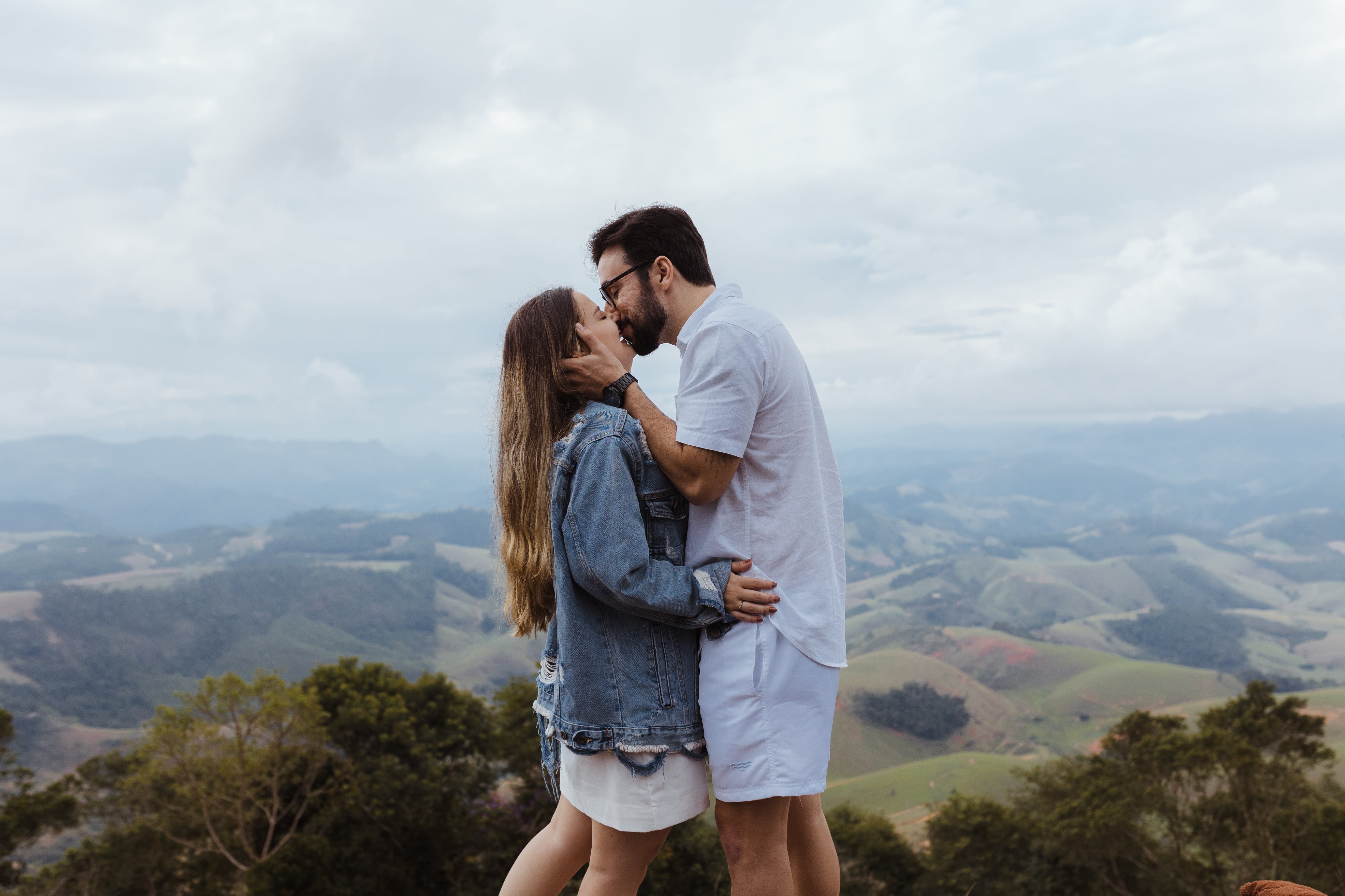 Title Understanding VMware Hybrid Cloud Benefits, Case Studies, and Comparisons