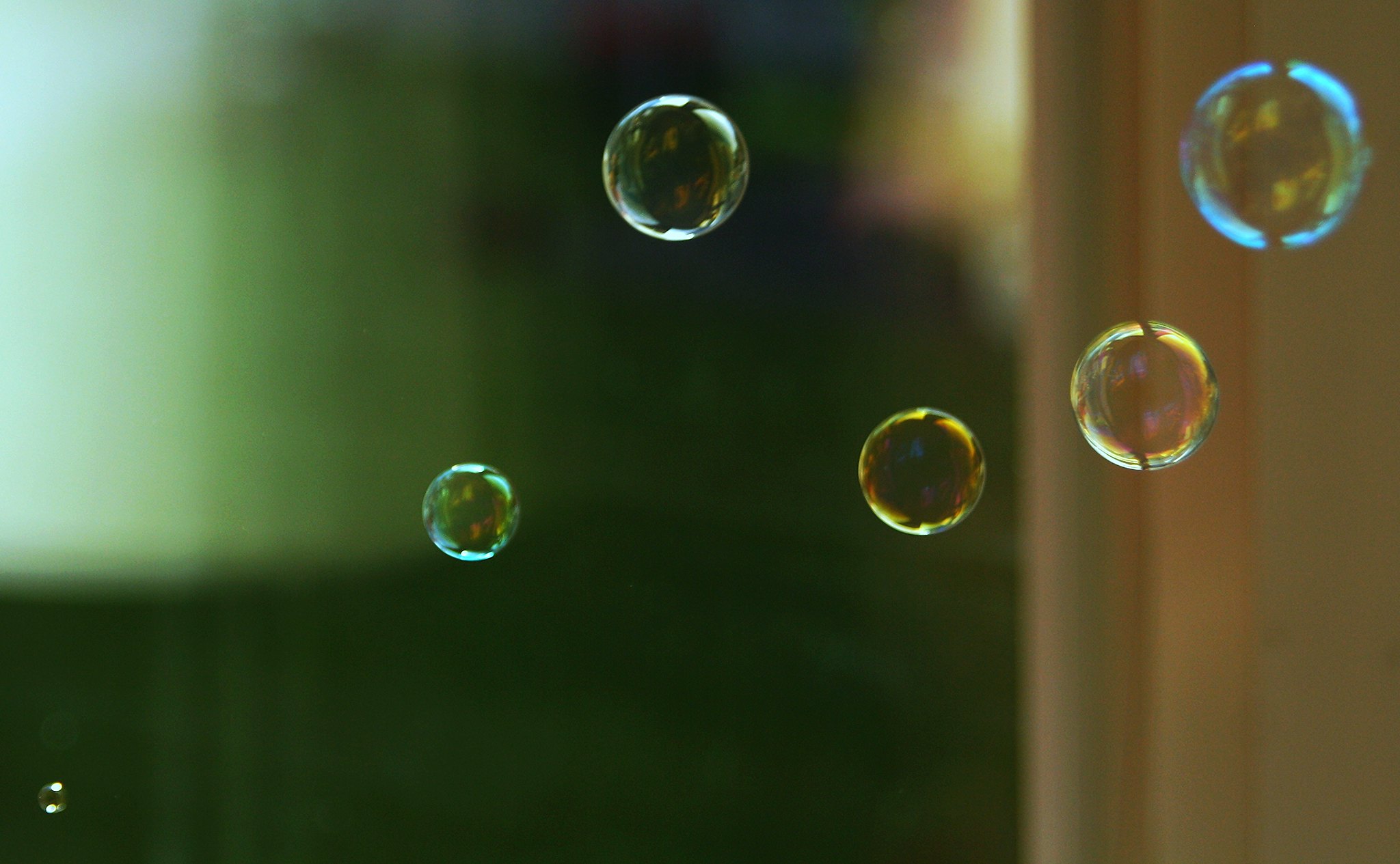 AI’s dual nature: Genuine innovation amid localised bubbles